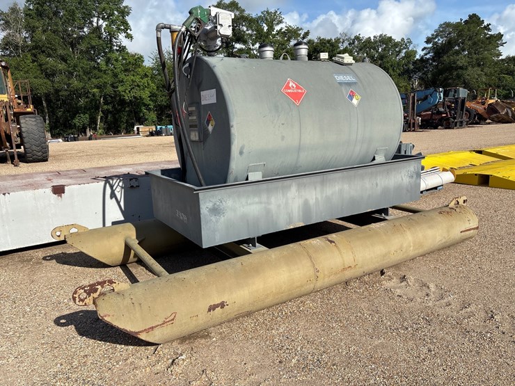 #36789-•-500-gallon-diesel-fuel-tank-with-electric-pump-image-1