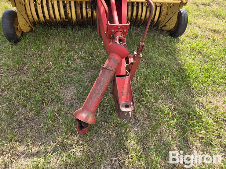 new-holland-851-image-10