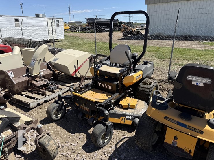 cub-cadet-tank-m60-image-1