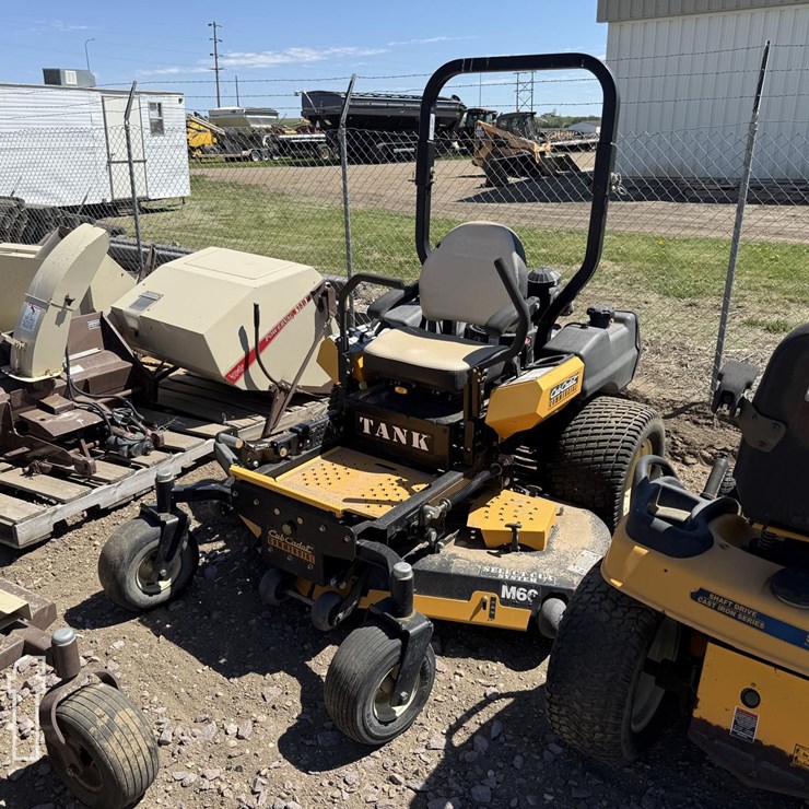 CUB CADET TANK M60