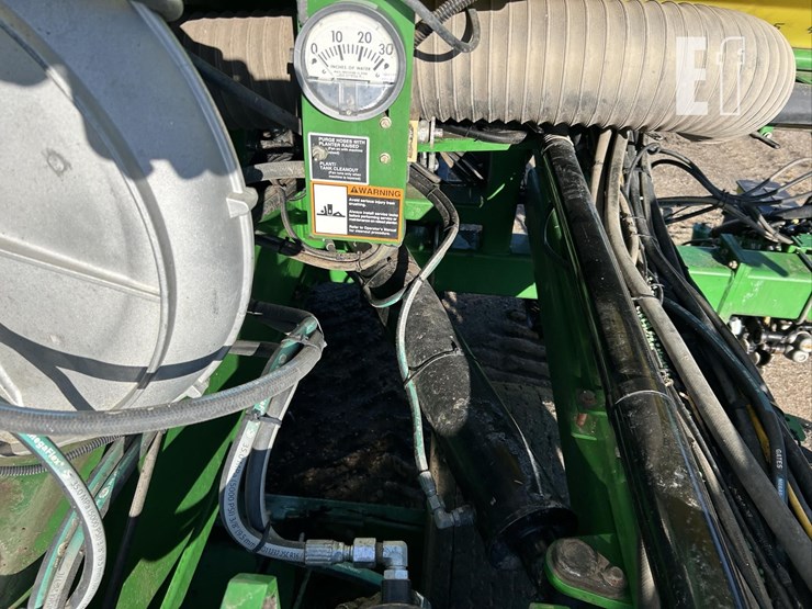 2023-john-deere-db90-image-71
