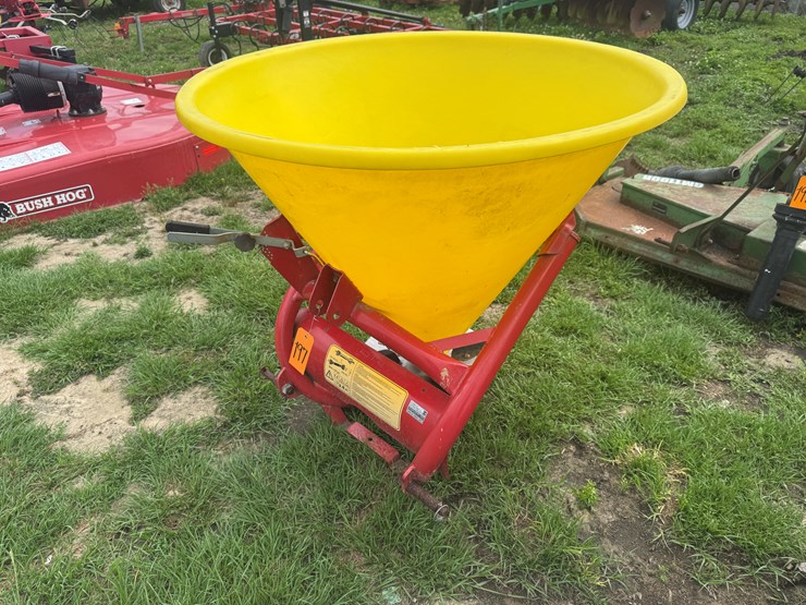 cosmo-3-point-fertilizer-spreader-p-model-image-1