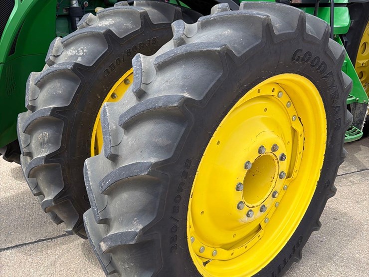 2012-john-deere-8310r-image-11