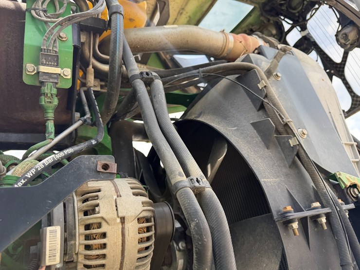 2016-john-deere-r4038-image-89