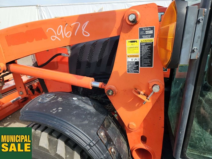 2015-kubota-l4760-image-47