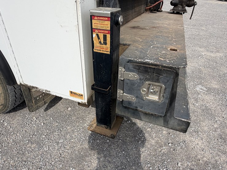 2008-ford-f750-image-16