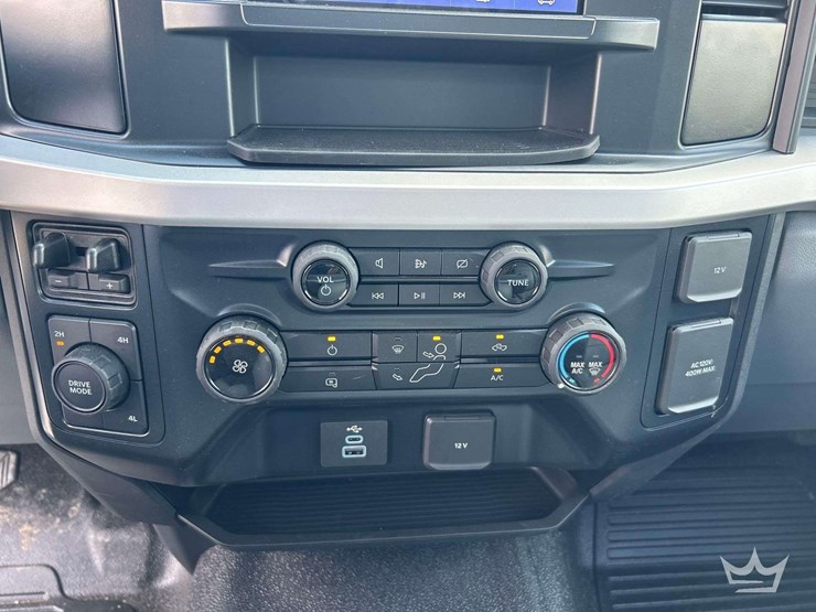 2023-ford-f550-image-17