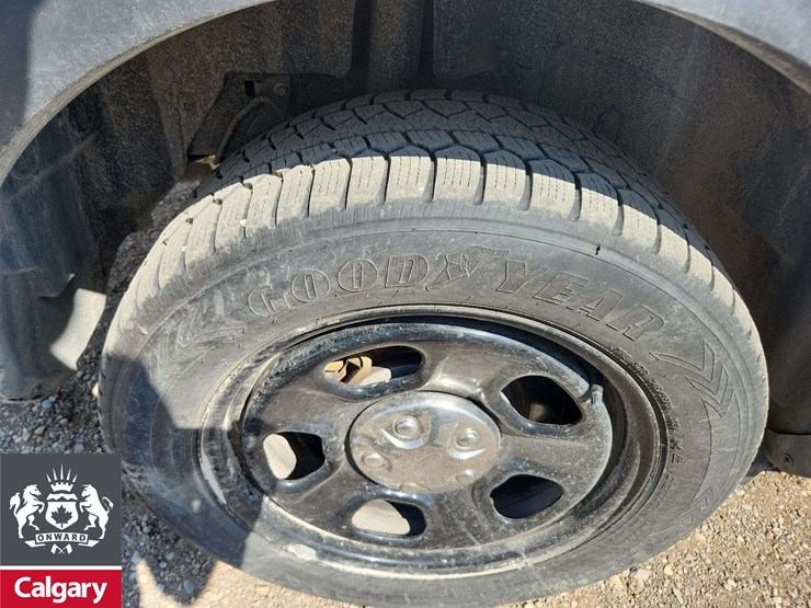 2019-ford-explorer-image-11