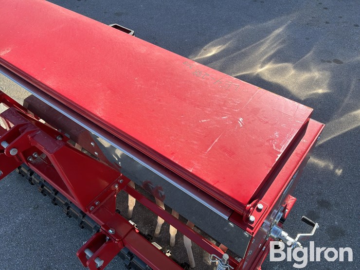 2025-massey-ferguson-730-image-9
