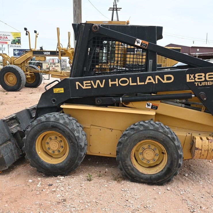 NEW HOLLAND 658