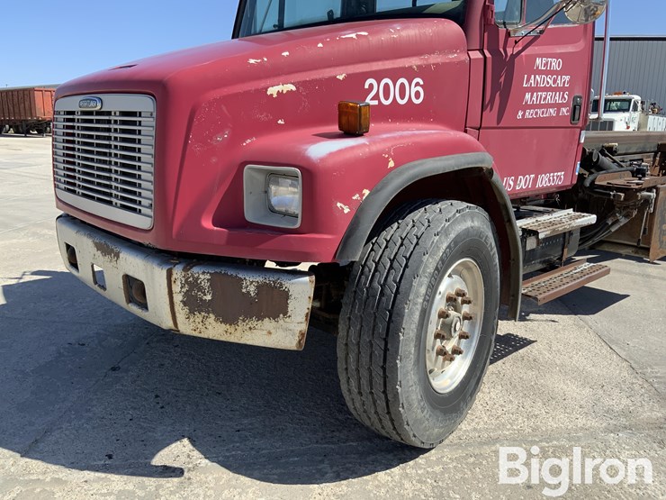 2000-freightliner-fl80-image-12