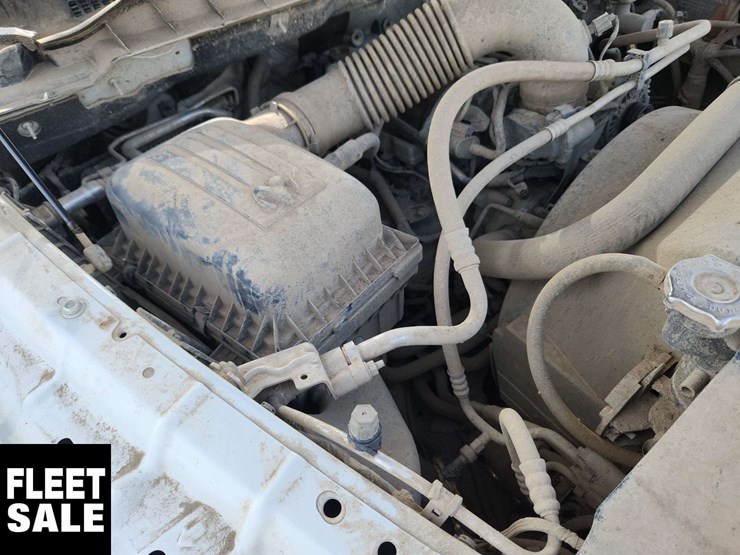 2020-ram-1500-classic-image-28