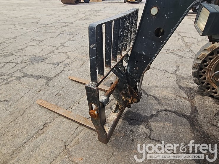 2016-jlg-g6-42a-image-13