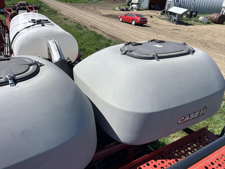 2015-case-ih-1265-image-42