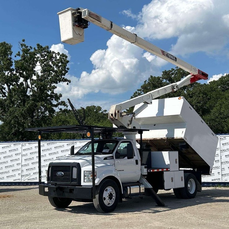 2017 FORD F750