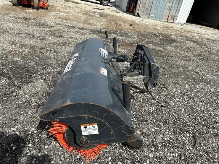 bobcat-72”-utv-angle-broom-image-2