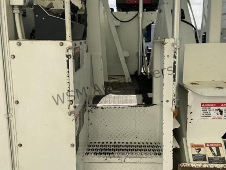 2009-international-workstar-7600-image-14