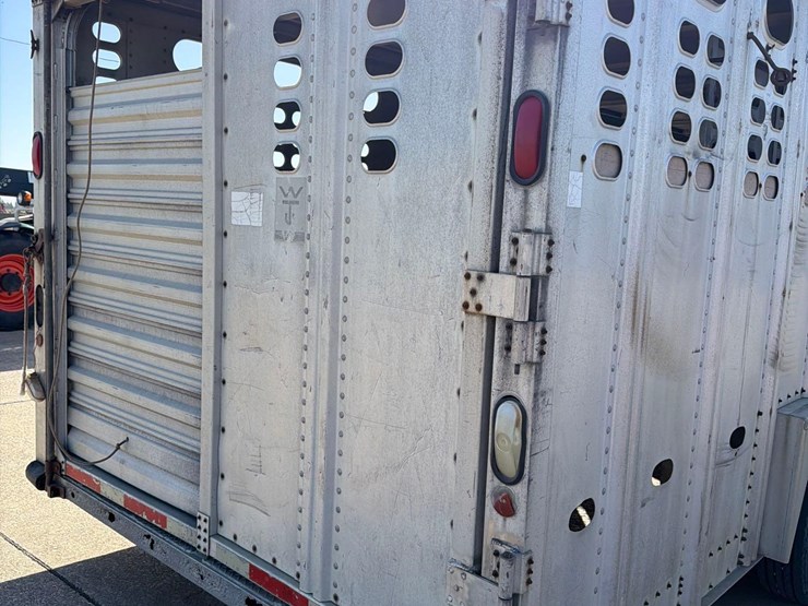 1992-wilson-livestock-trailer-image-22