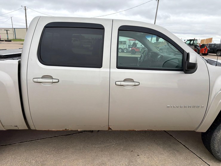 2009-chevrolet-1500-image-15