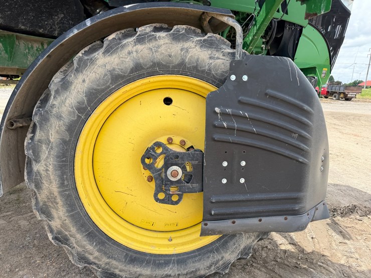 2016-john-deere-r4038-image-8