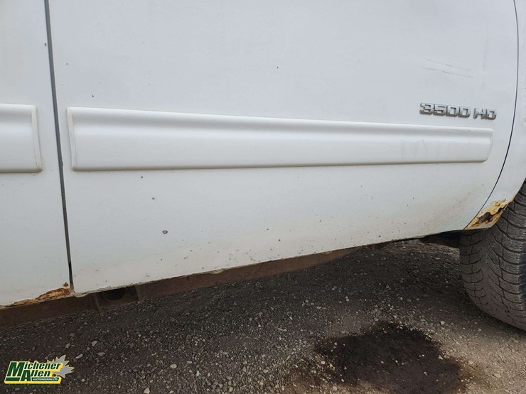 2012-chevrolet-silverado-3500hd-image-41
