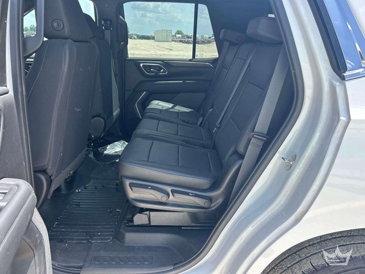 2023-chevrolet-tahoe-image-14