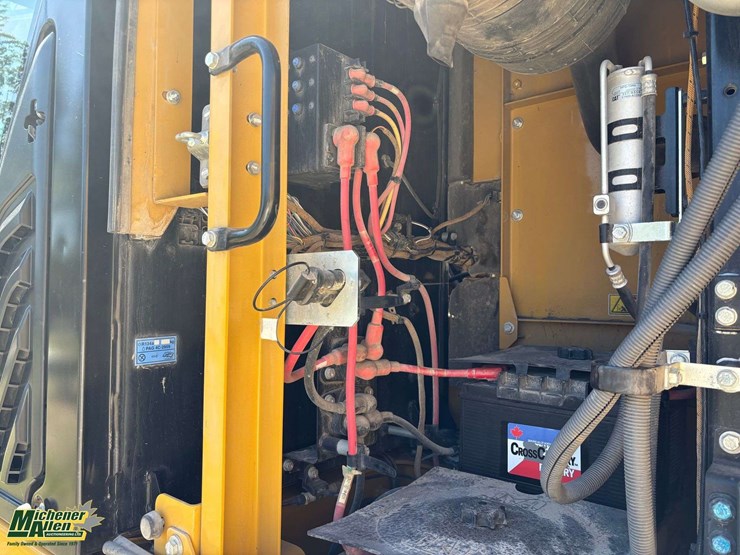 2014-caterpillar-320el-image-22