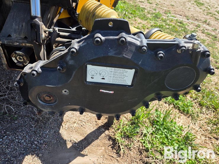 2021-new-holland-fr850-image-12