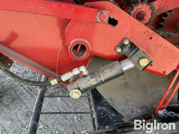 2011-case-ih-rb564-image-17