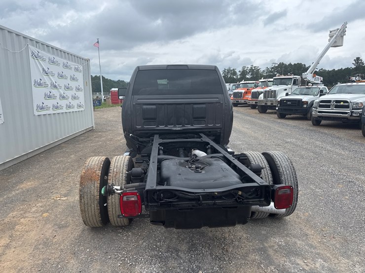 2023-dodge-3500-image-10