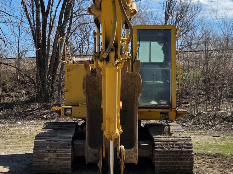 caterpillar-225-image-2