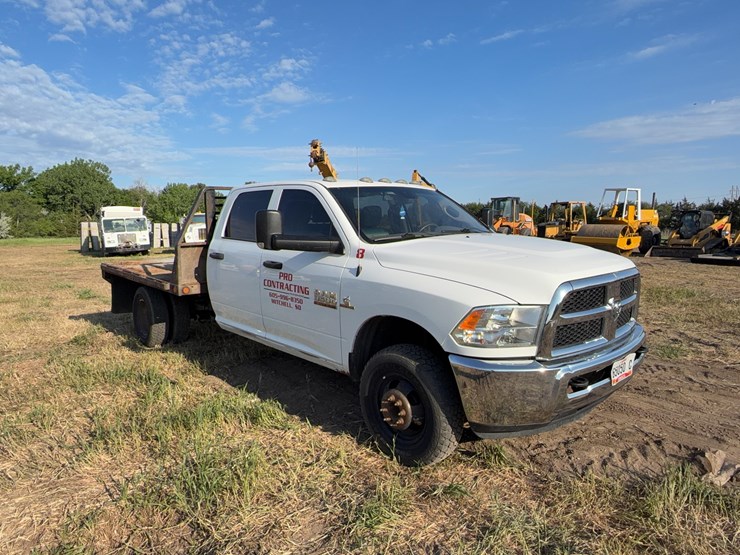 2014-dodge-3500-image-3
