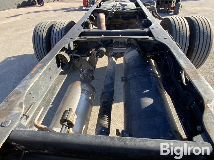 2012-massey-ferguson-730-image-17