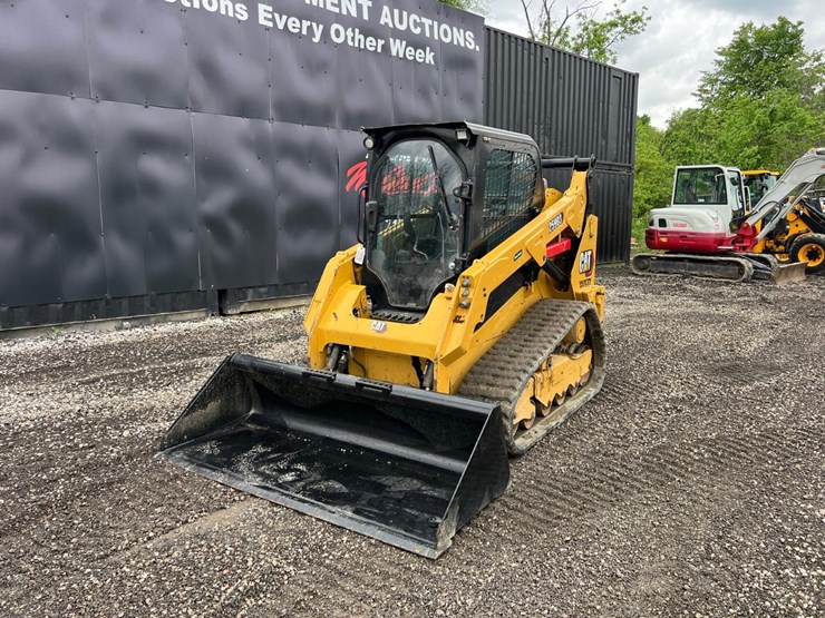 2021-caterpillar-259d3-image-2