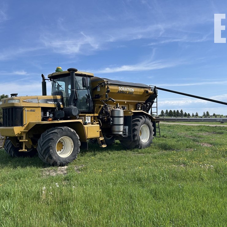 AG-CHEM TERRA-GATOR 8244