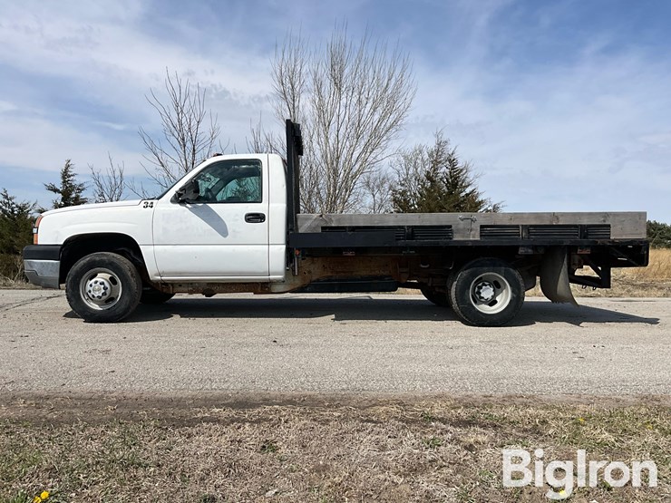 2004-chevrolet-silverado-3500-image-8
