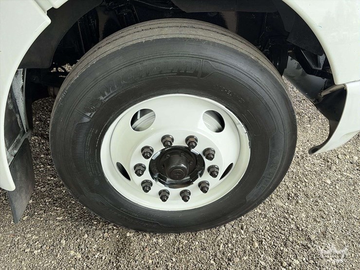 2012-kenworth-t300-image-18