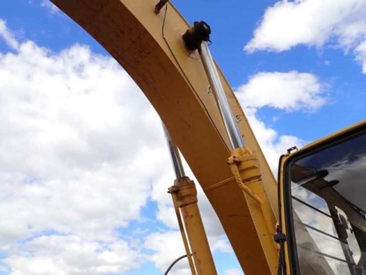 2001-deere-270-lc-image-23