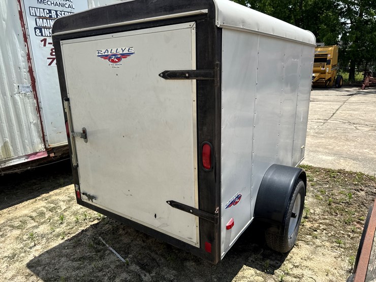 2000-pace-american-rallye-rt58sa-single-axle-enclosed-trailer-with-rear-barn-door-no-title---vin-image-3
