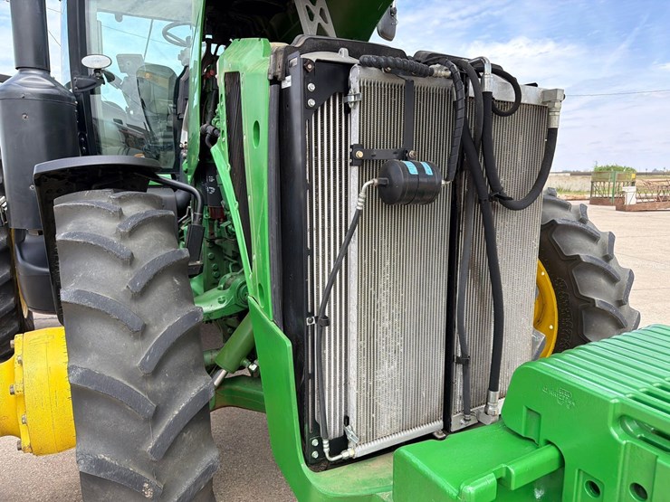 2012-john-deere-8310r-image-37