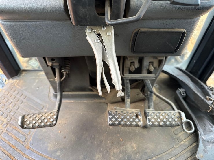 new-holland-8870-image-20