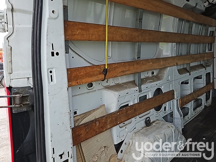 2015-ford-transit-image-15