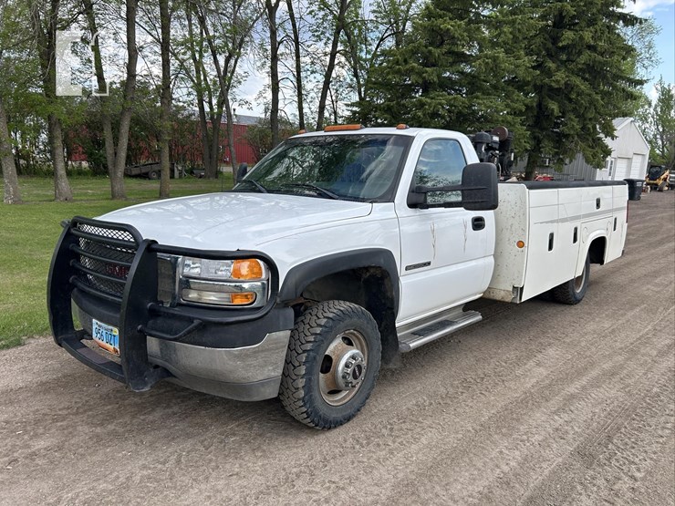 2001-gmc-3500-image-1