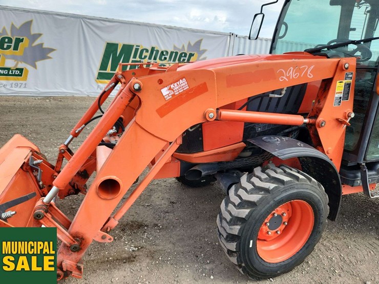 2015-kubota-l4760-image-19