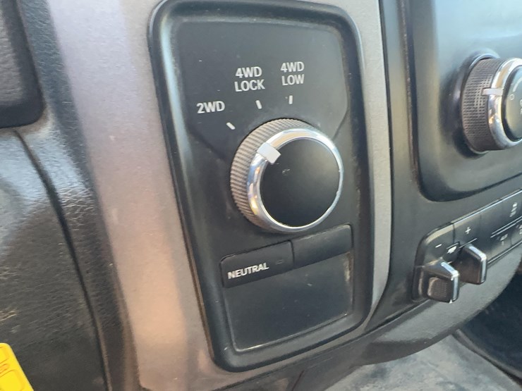 2014-dodge-3500-image-26