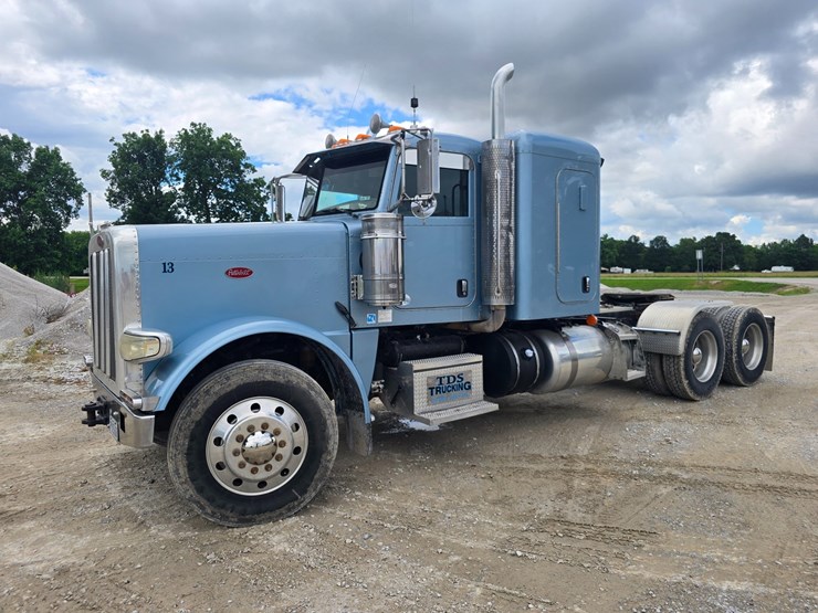 2013-peterbilt-388-image-5