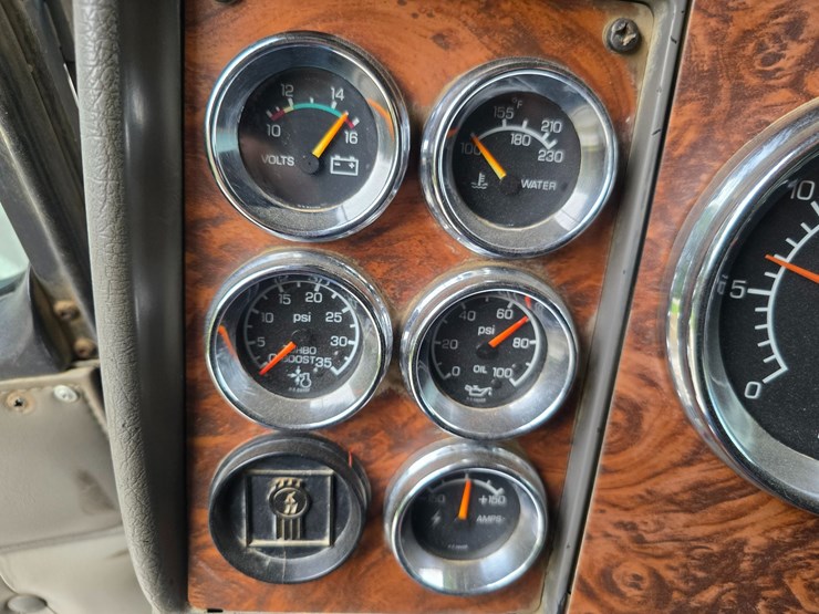 2003-kenworth-t800-image-71