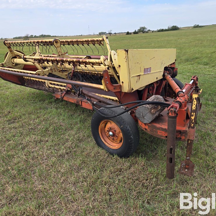 NEW HOLLAND 495