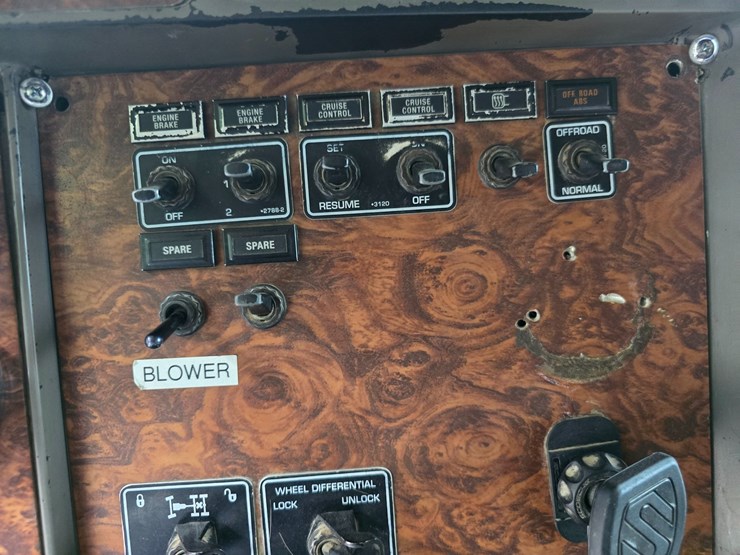 2003-kenworth-t800-image-64