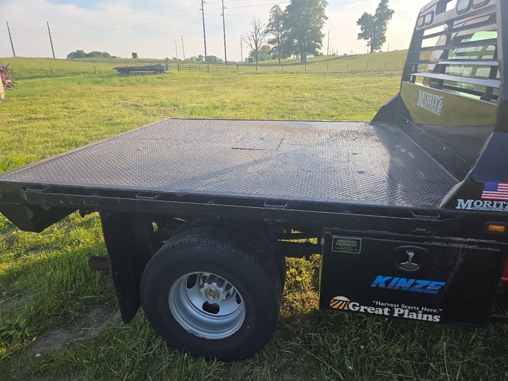 2001-chevrolet-3500-regular-cab-dually-flatbed-pickup-image-27